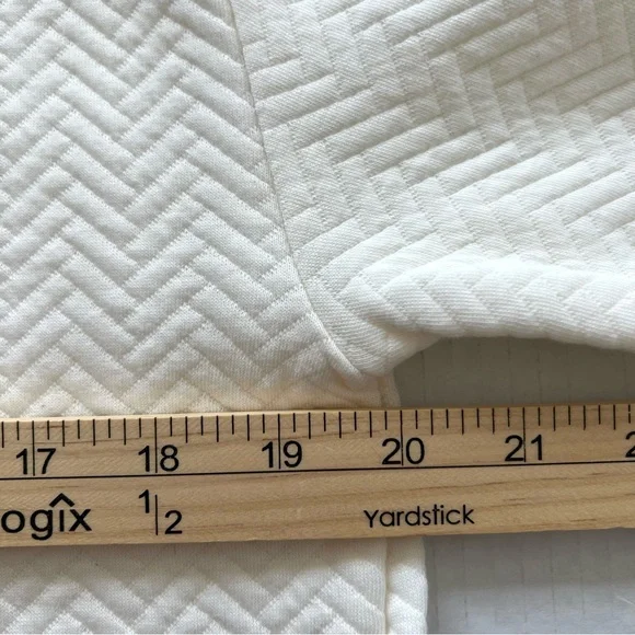 NWT J. Crew Ivory Herringbone Quilted Mock Neck Sweatshirt Small Snap Side - Picture 15 of 16